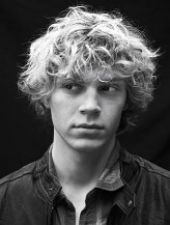 Evan Peters