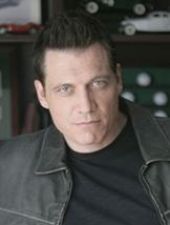 Holt McCallany