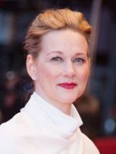 Laura Linney